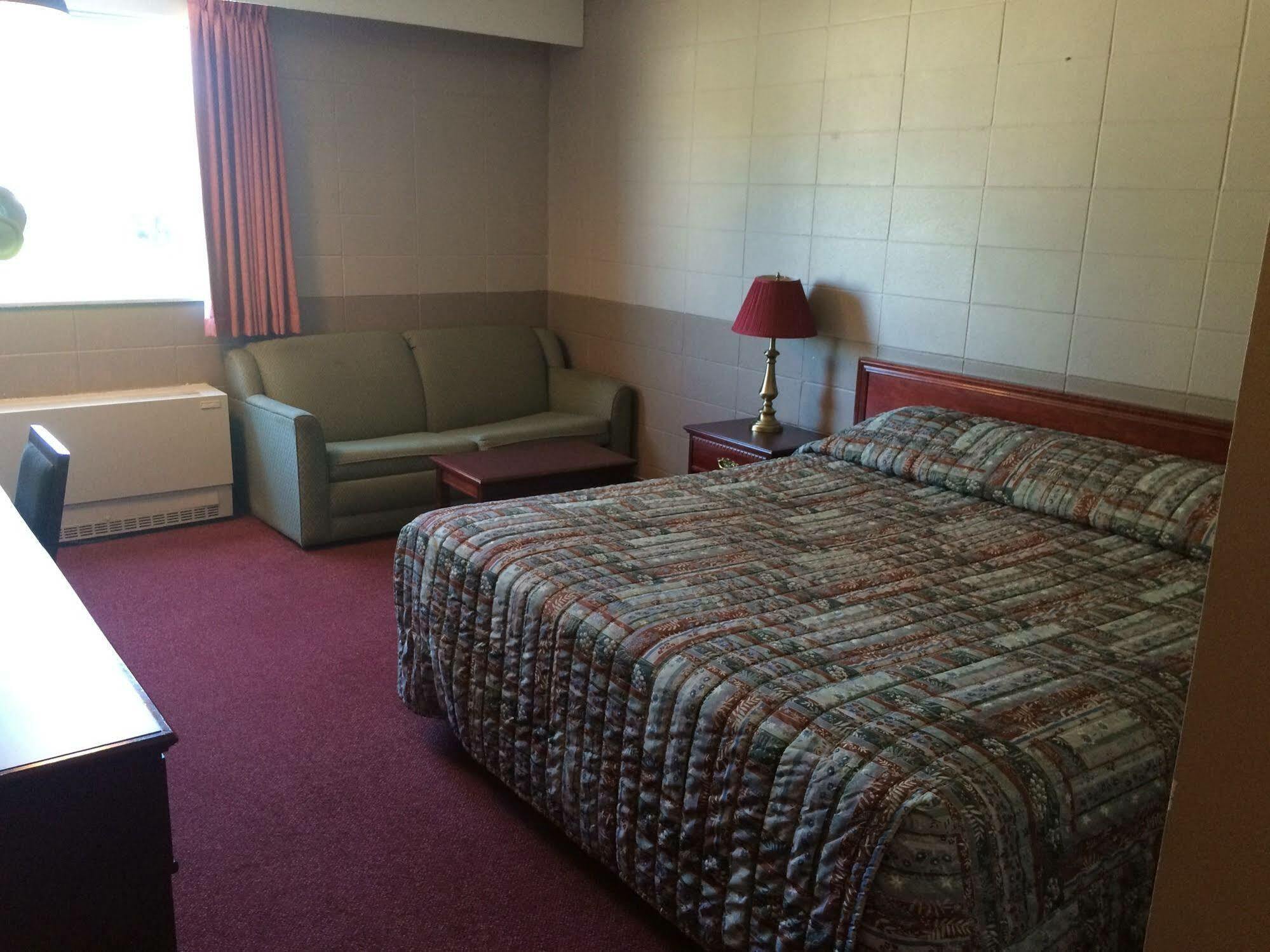 Midtown Motor Inn Bonnyville 外观 照片